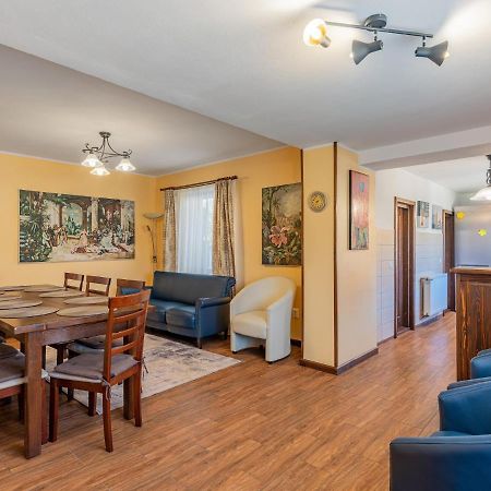 Casa Saraste Hotel Rîşnov Eksteriør billede