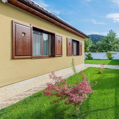 Casa Saraste Hotel Rîşnov Eksteriør billede