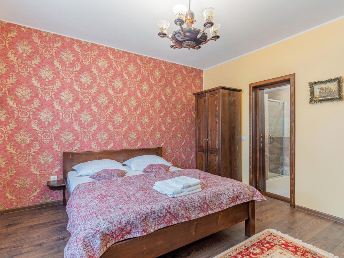 Casa Saraste Hotel Rîşnov Eksteriør billede