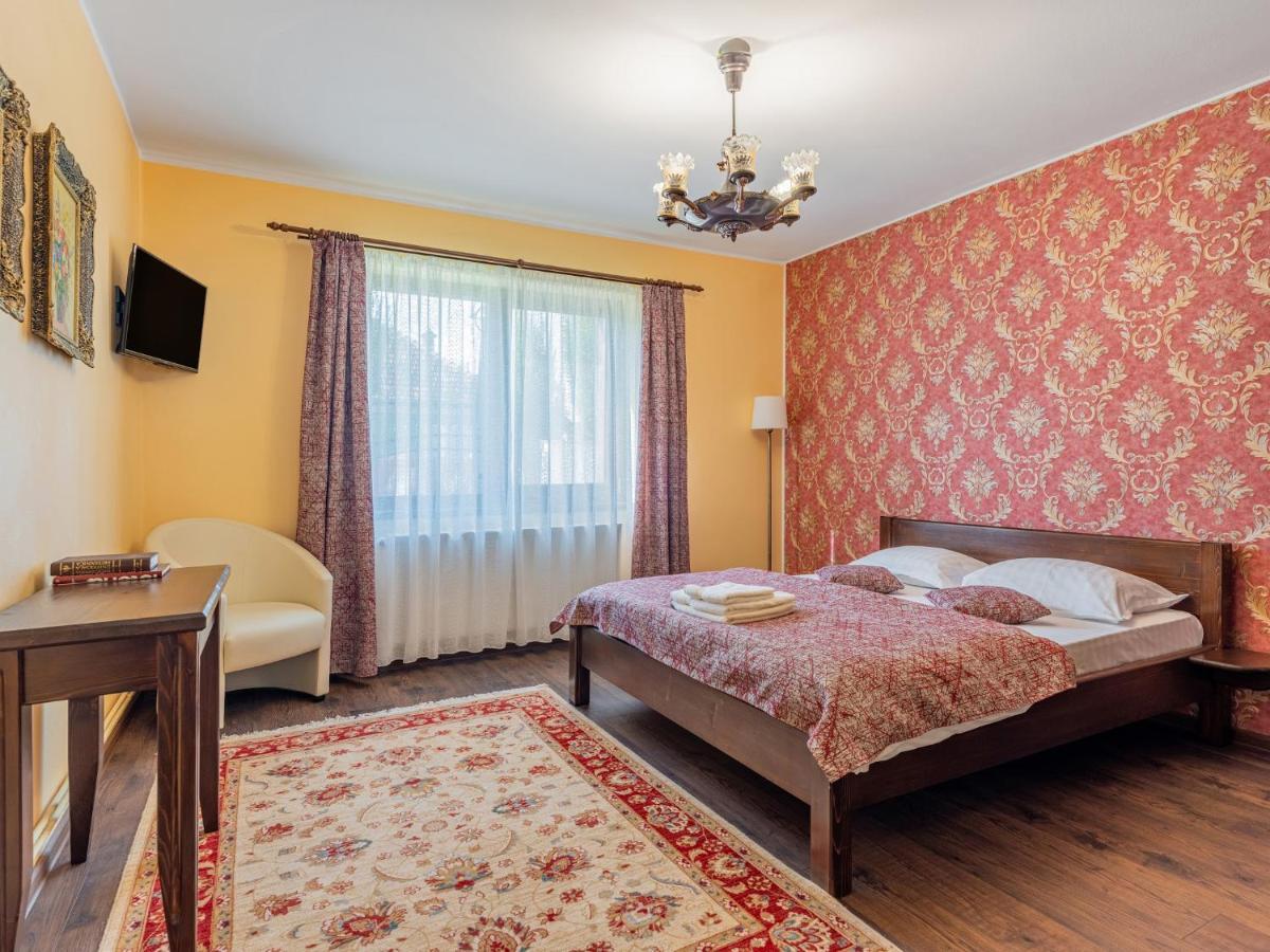 Casa Saraste Hotel Rîşnov Eksteriør billede