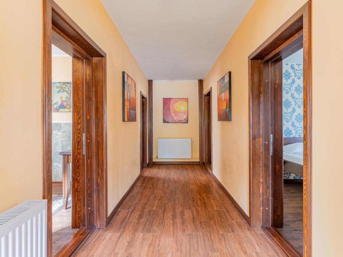 Casa Saraste Hotel Rîşnov Eksteriør billede