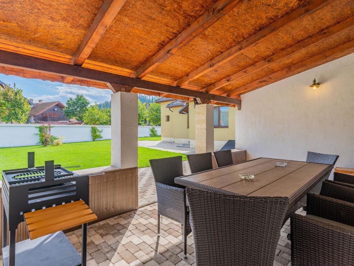 Casa Saraste Hotel Rîşnov Eksteriør billede