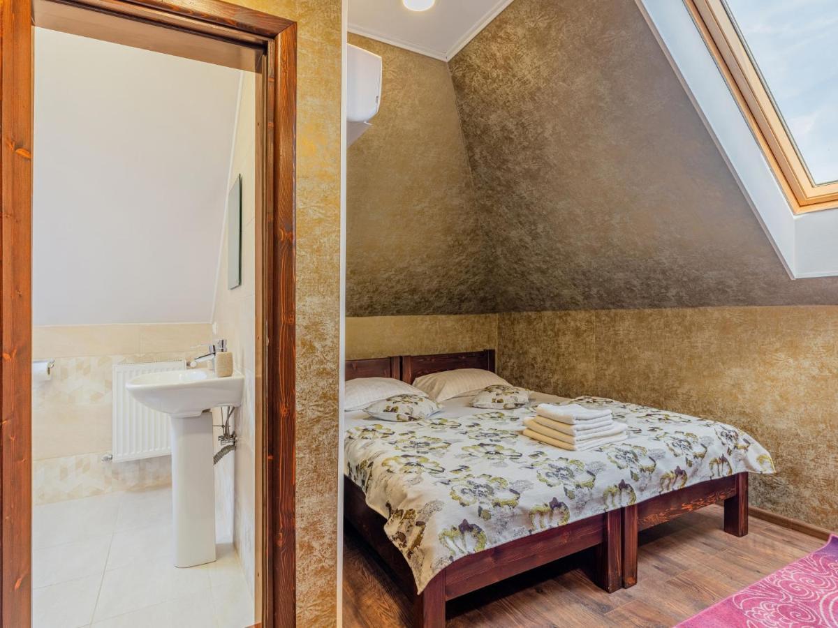 Casa Saraste Hotel Rîşnov Eksteriør billede
