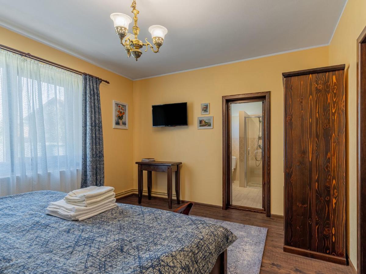 Casa Saraste Hotel Rîşnov Eksteriør billede