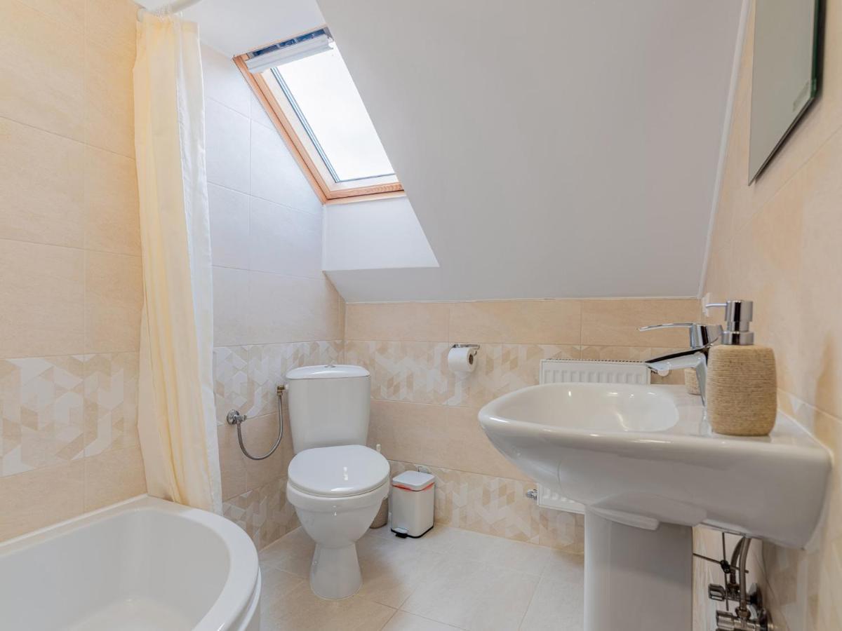 Casa Saraste Hotel Rîşnov Eksteriør billede
