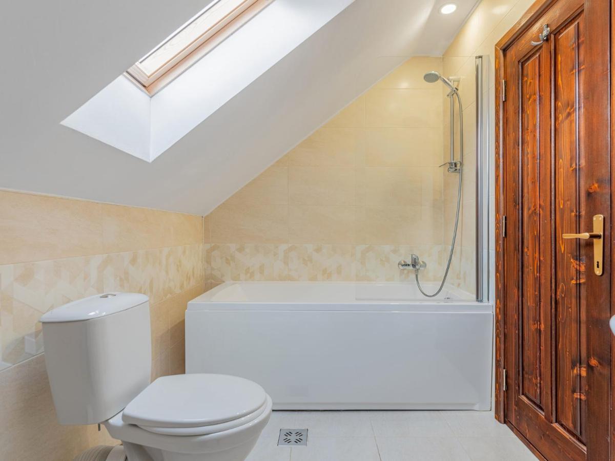 Casa Saraste Hotel Rîşnov Eksteriør billede