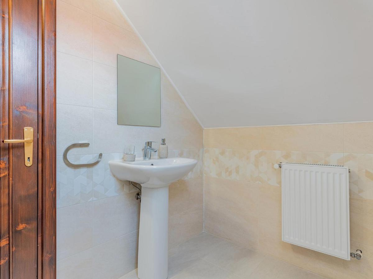 Casa Saraste Hotel Rîşnov Eksteriør billede