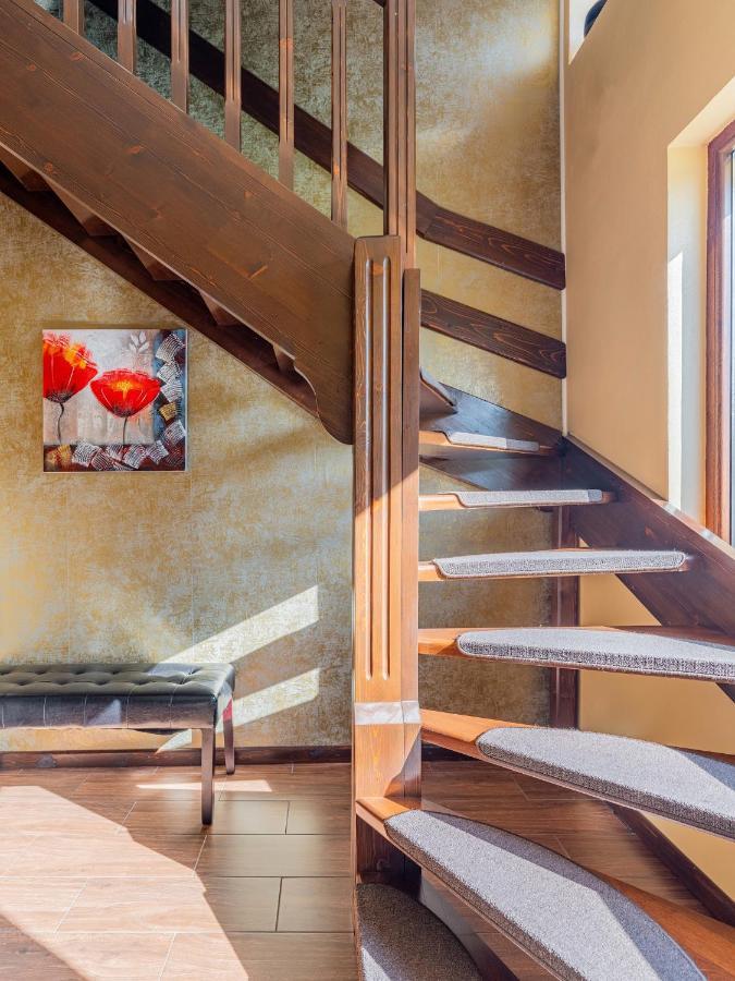 Casa Saraste Hotel Rîşnov Eksteriør billede